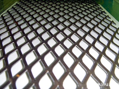 钢笆片设计的轻量化结构优化